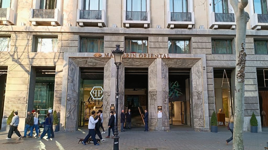 Best Luxury Hotels in Barcelona Header