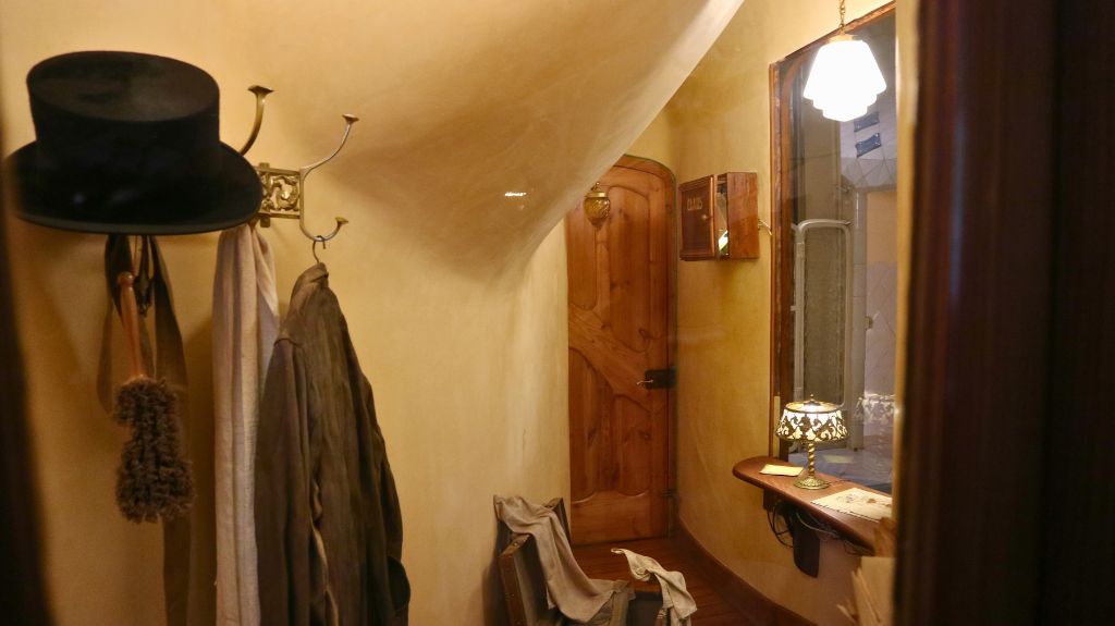 Casa Batllo Concierge Room