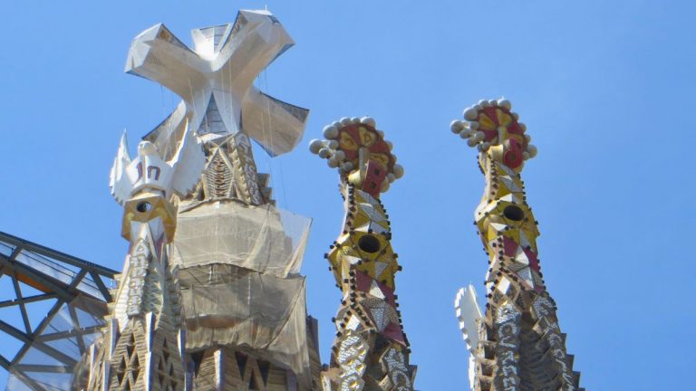 Is Sagrada Familia Worth Visiting Header