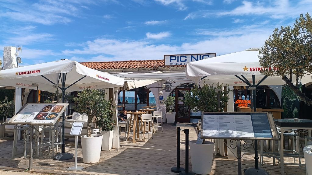 Beachfront Restaurant in Sitges