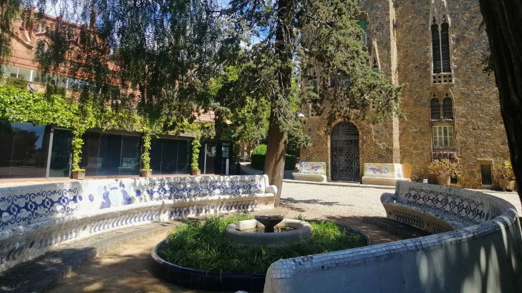 Benches in Torre Bellesguard's Garden